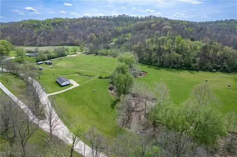 5762 Wadesville Rd, Belleville, WV 26133