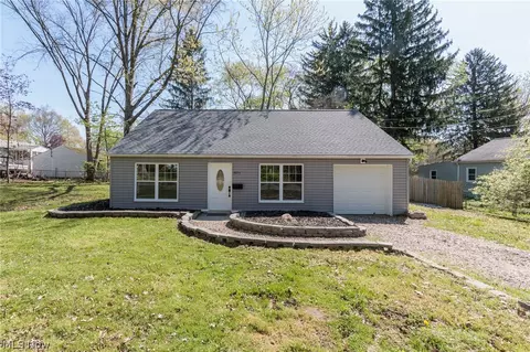 3679 Sanford Ave, Stow, OH 44224
