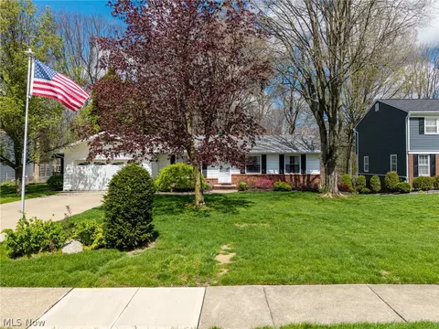 2357 Woodpark Rd, Akron, OH 44333