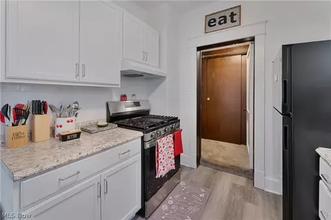 Kitchen - 273 Maplewood Ave, Struthers, OH 44471 photo 2 of 2