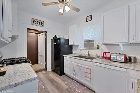 Kitchen - 273 Maplewood Ave, Struthers, OH 44471 photo 1 of 2