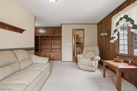 Living - 3211 Ridgewood Ave, Ashtabula, OH 44004 photo 2 of 4