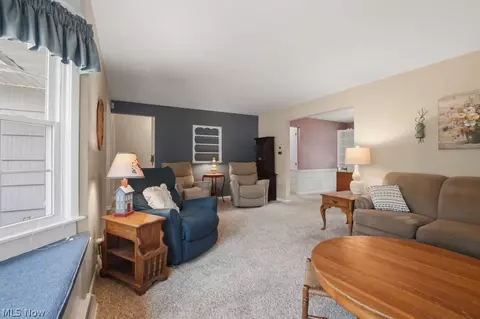 Living - 3211 Ridgewood Ave, Ashtabula, OH 44004 photo 1 of 4