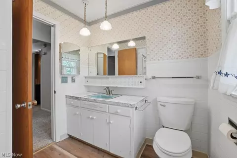 Bath - 3211 Ridgewood Ave, Ashtabula, OH 44004 photo 1 of 3