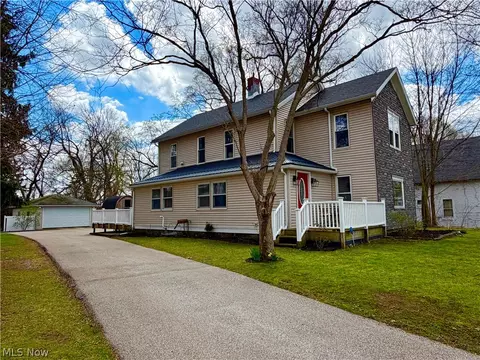 Exterior - 1538 S Ridge Rd W, Ashtabula, OH 44004 photo 2 of 7
