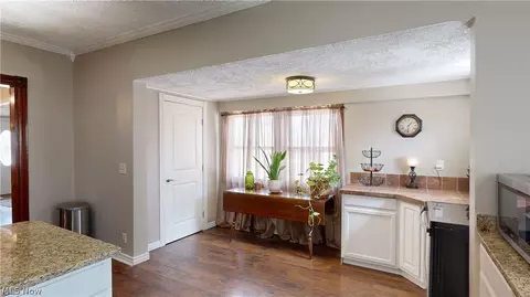Entry Way - 1538 S Ridge Rd W, Ashtabula, OH 44004 photo 1 of 14
