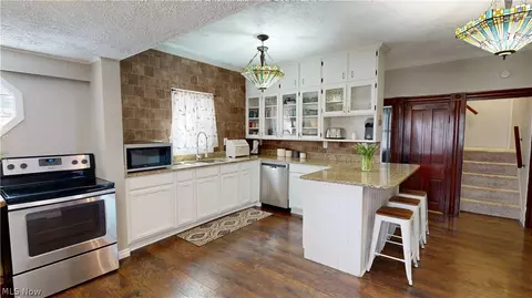 Kitchen - 1538 S Ridge Rd W, Ashtabula, OH 44004 photo 2 of 2