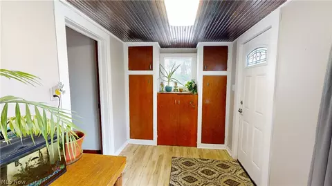 Entry Way - 1538 S Ridge Rd W, Ashtabula, OH 44004 photo 13 of 14