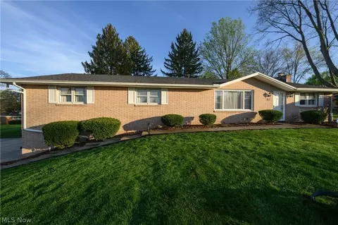 916 Buena Vis, Canton, OH 44714