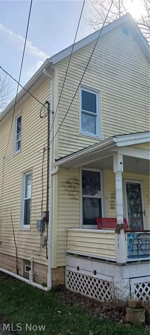 938 Walnut St, Elyria, OH 44035 photo 6