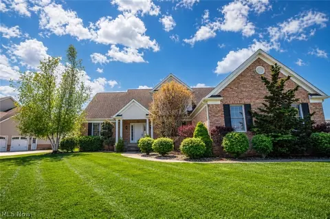 1204 Stone Crossing St NE, Canton, OH 44721