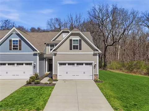 1581 Mud Brook Ct, Akron, OH 44313