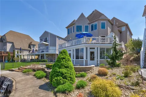 3836 Heron Watch Dr, Akron, OH 44319