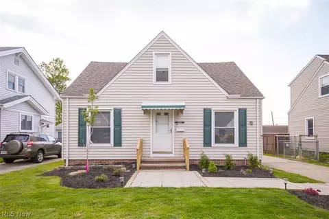 4360 Newberry Dr, Brooklyn, OH 44144