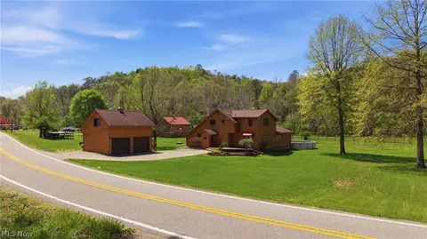 4324 Deerwalk Hwy, Waverly, WV 26184