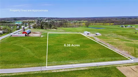 Burton Windsor Rd, Middlefield, OH 44062