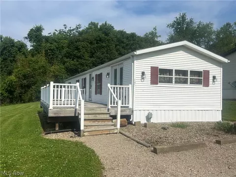 495 S Pleasant Grove Cir, Zanesville, OH 43701