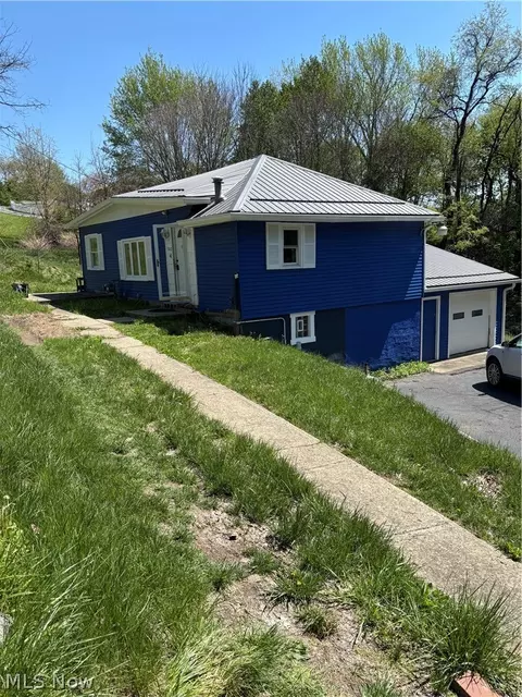 300 Henry, East Liverpool, OH 43920