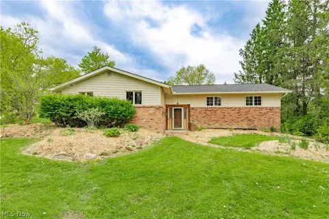 7969 Dines Rd, Russell, OH 44072