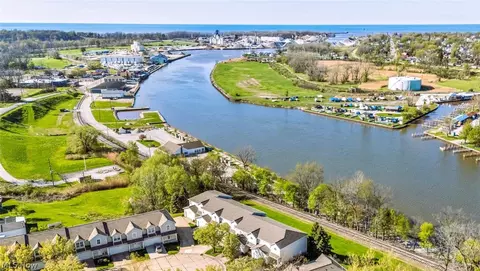90 Grand Key Dr, Grand River, OH 44045