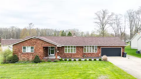 1584 Hemlock Dr, Ashtabula, OH 44004