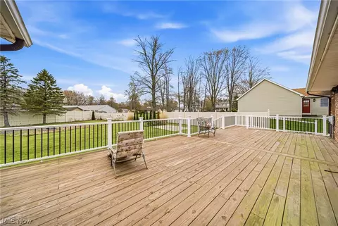 Exterior - 1584 Hemlock Dr, Ashtabula, OH 44004 photo 10 of 10