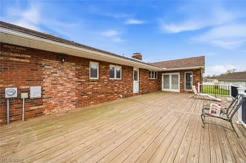 Exterior - 1584 Hemlock Dr, Ashtabula, OH 44004 photo 9 of 10