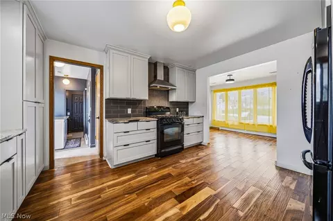 Kitchen - 1584 Hemlock Dr, Ashtabula, OH 44004 photo 1 of 3