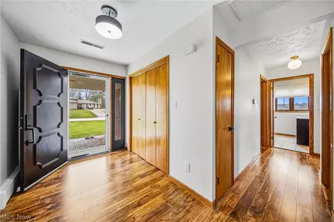Entry Way - 1584 Hemlock Dr, Ashtabula, OH 44004 photo 1 of 1