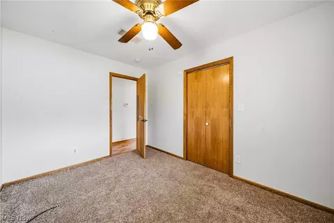 Bedroom - 1584 Hemlock Dr, Ashtabula, OH 44004 photo 3 of 5