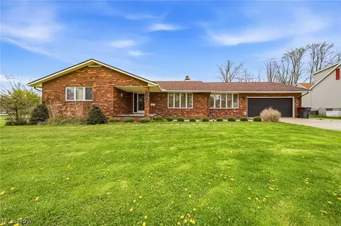 Exterior - 1584 Hemlock Dr, Ashtabula, OH 44004 photo 2 of 10