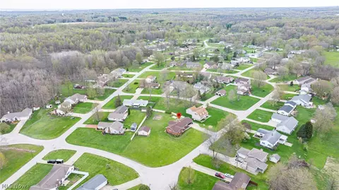 View/Area - 1584 Hemlock Dr, Ashtabula, OH 44004 photo 2 of 4