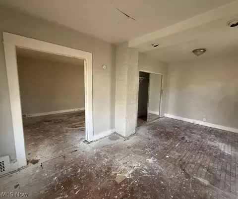 1276 E 133rd St, East Cleveland, OH 44112 photo 2