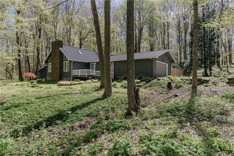 17091 Wing Rd, Chagrin Falls, OH 44023