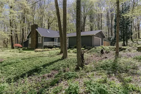 17091 Wing Rd, Chagrin Falls, OH 44023