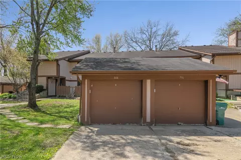 Exterior - 804 Kirkwall Dr, Akron, OH 44321 photo 3 of 3