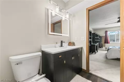 Bath - 804 Kirkwall Dr, Akron, OH 44321 photo 3 of 5