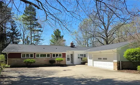 7156 Walton Rd, Walton Hills, OH 44146