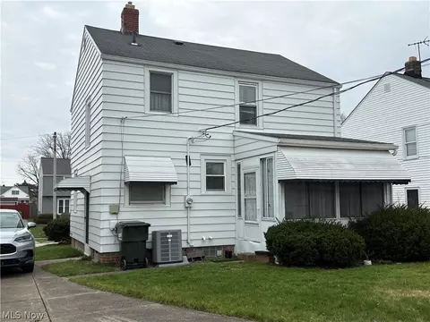 266 E 204th St, Euclid, OH 44123 photo 2