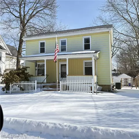 11744 Peckham Ave, Hiram, OH 44234