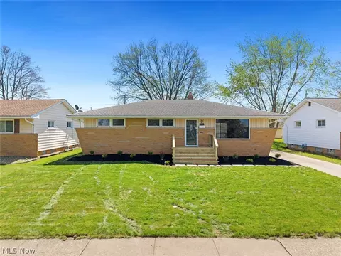 9635 Boundary Ln, Parma Heights, OH 44130