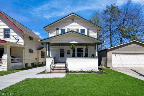 17414 Cannon Ave, Lakewood, OH 44107
