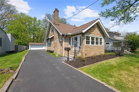 4521 Telhurst Rd, South Euclid, OH 44121