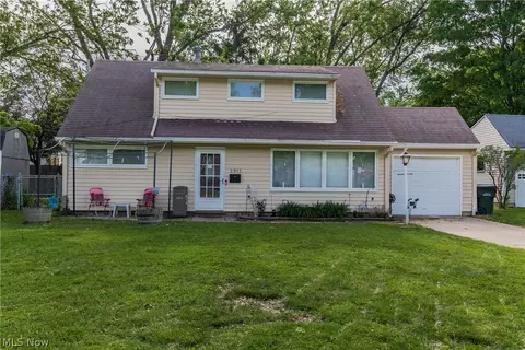 2912 Prange Dr, Cuyahoga Falls, OH 44223