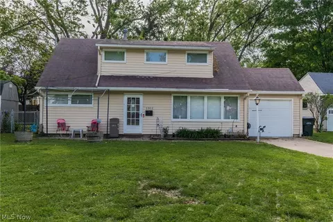 2912 Prange Dr, Cuyahoga Falls, OH 44223