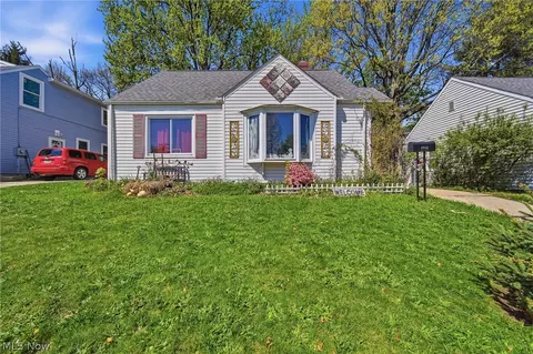 1712 Girard St, Akron, OH 44301