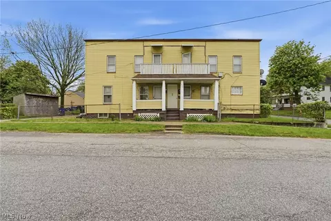 689 Midland Ave, Cleveland, OH 44110