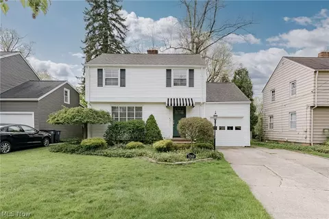 5268 Edenhurst Rd, Lyndhurst, OH 44124