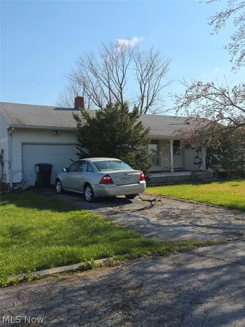 4622 E Harbor Rd, Port Clinton, OH 43452