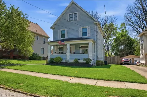 323 E Prospect St, Girard, OH 44420